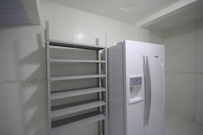 ์ํํธ (2 Bedrooms) | ์ ์ฉ ์ฃผ๋ฐฉ