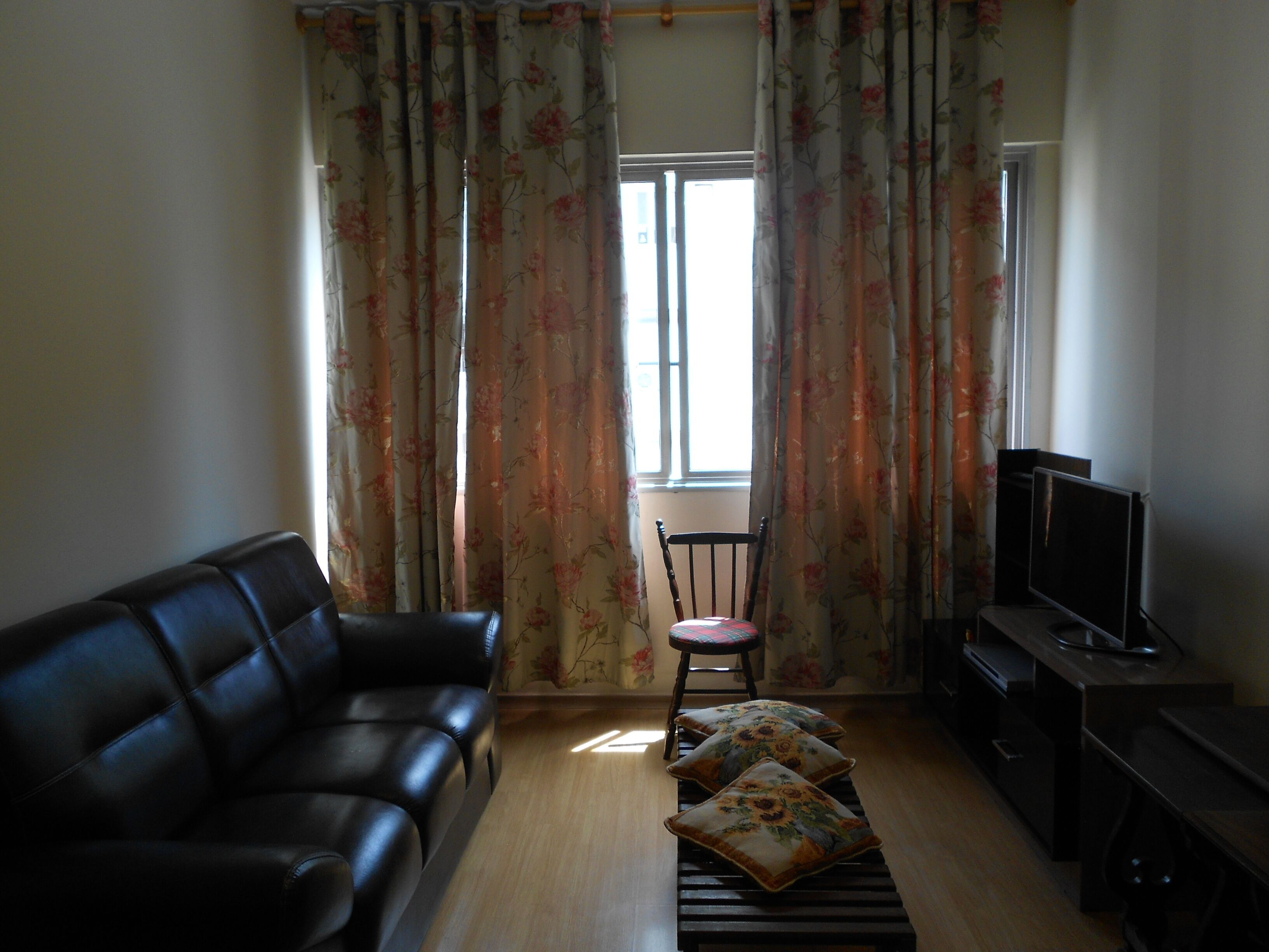 Apartment (2 Bedrooms) | Living room