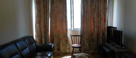 Apartment (2 Bedrooms) | Living room