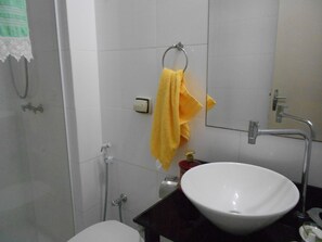 Apartment (2 Bedrooms) | Badezimmer