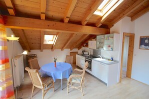 Studio, Balcony, Mountain View (Solinda) | In-room dining - Solinda (Garmisch-Partenkirchen)