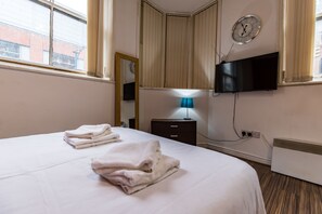 Interior - Lux Inn (Manchester)