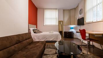 City Apartment | Living area