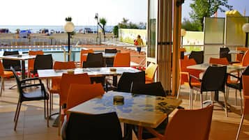 Poolbar