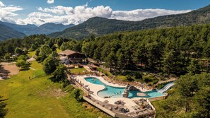 Seasonal outdoor pool, pool umbrellas, pool loungers - Camping RCN Les Collines de Castellane (La Garde)