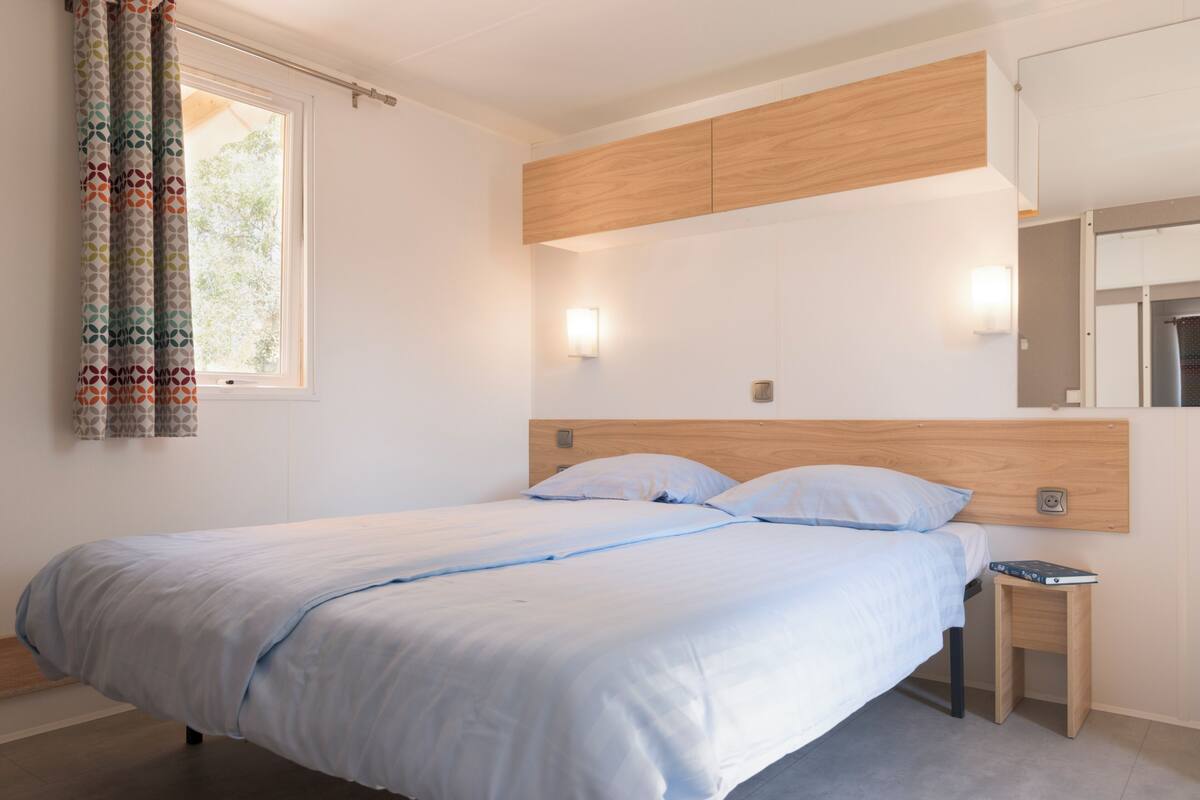 Stacaravan | Een strijkplank/strijkijzer, gratis wifi, beddengoed