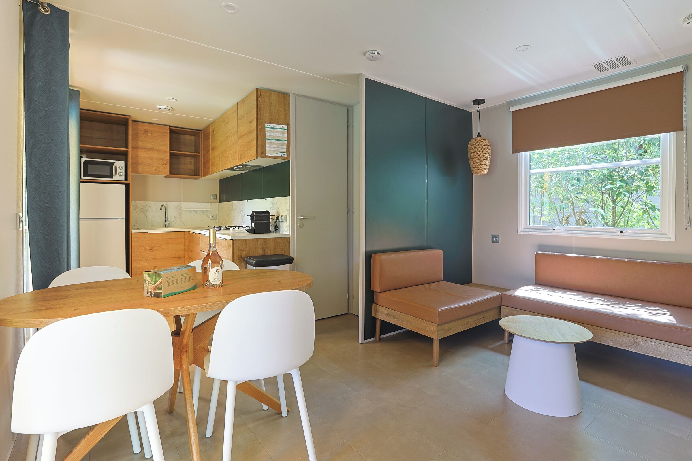 Mobil Home (Thym) | Living area | Table tennis