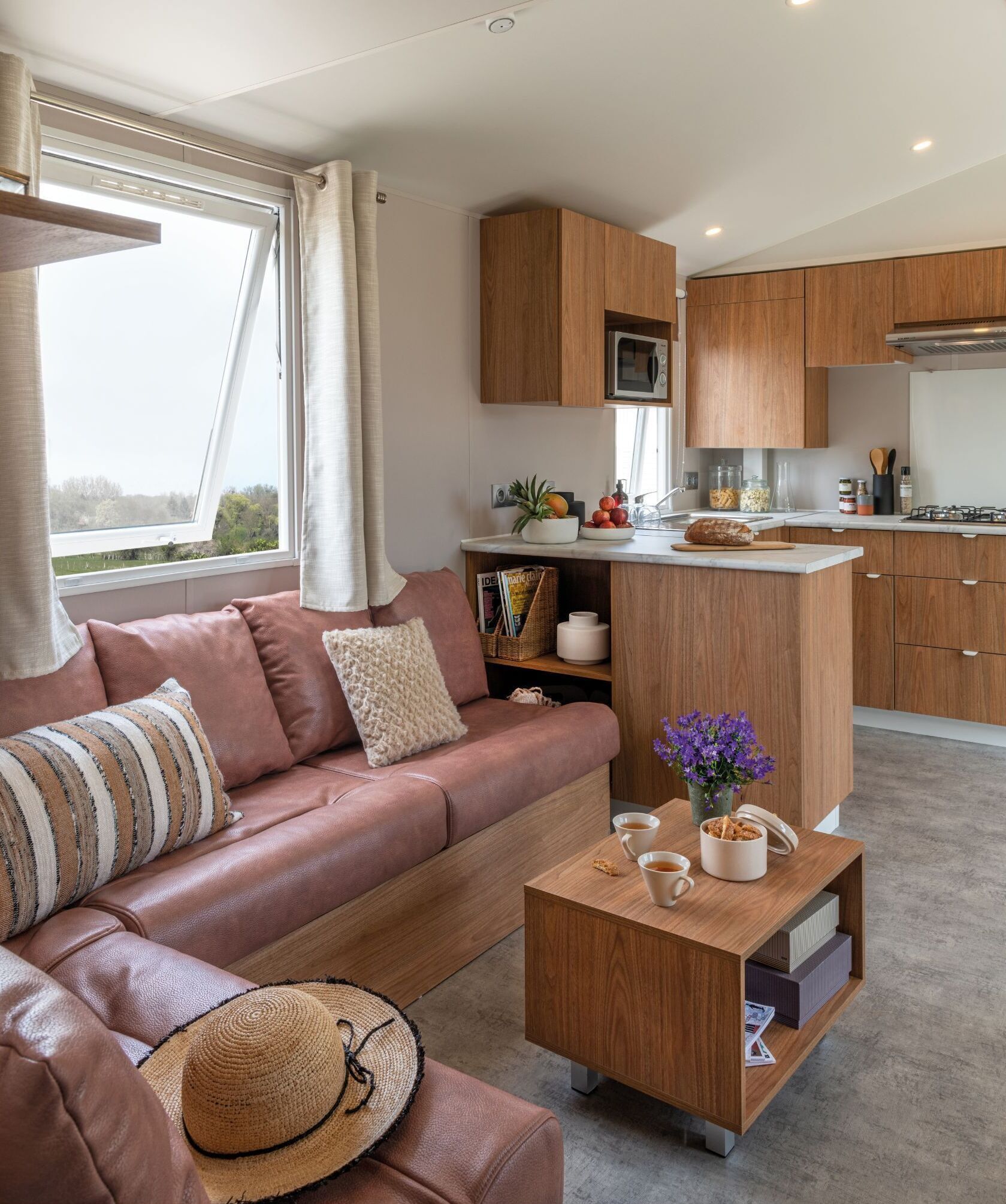 Mobil Home (Violette) | Iron/ironing board, free WiFi, bed sheets