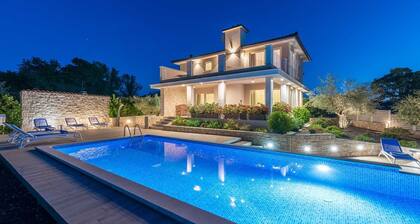 Villa Almedina - perfect holiday destination with a pool, whirlpool and sauna by MyWaycation