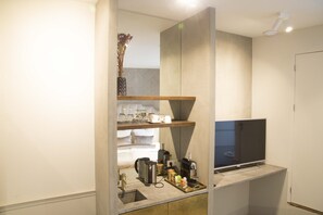 Family Quadruple Room | Coffee and/or coffee maker - House of Amstel (Amsterdam)