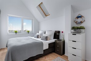 2 bedrooms, iron/ironing board, travel crib, free WiFi