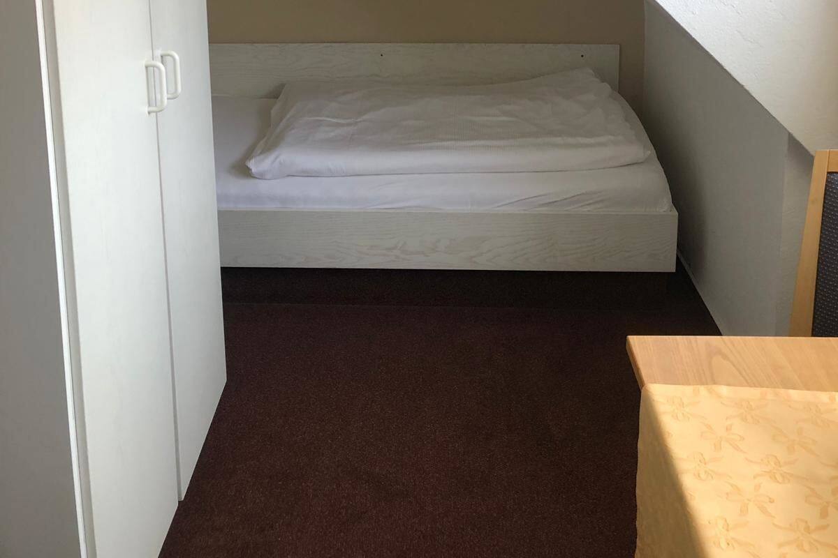 1 bedroom, hypo-allergenic bedding, free cots/infant beds, rollaway beds