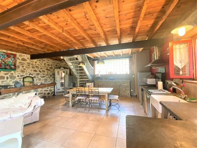 CAN MASSOT - ALQUILER CON PISCINA PARA 6 PERSONAS