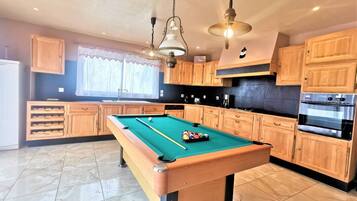 Réfrigérateur, four, lave-vaisselle