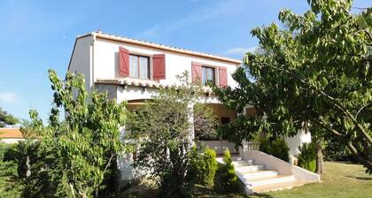 Au calme villa avec piscine privée bien équipée et bien située