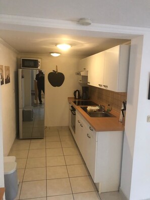 Apartment, 1 Schlafzimmer | Eigene Küche | Kühlschrank, Mikrowelle, Herdplatte, Geschirrspüler