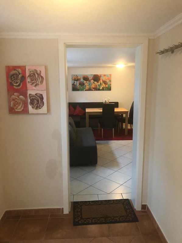 Apartment, 1 Schlafzimmer | Wohnbereich | Flachbildfernseher