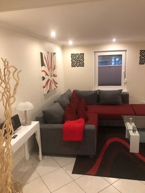 Apartment, 1 Schlafzimmer | Wohnbereich | Flachbildfernseher