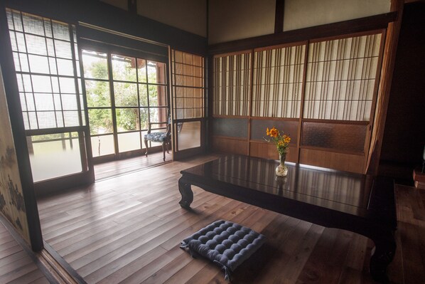 Deluxe Room | Free WiFi, bed sheets - Kumano Kodo Winery Guest House (Tanabe)