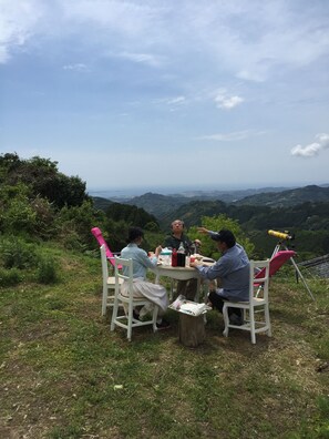 Outdoor dining - Kumano Kodo Winery Guest House (Tanabe)