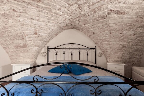 Apartment, 1 Bedroom, Non Smoking | 1 bedroom, bed sheets - Casa Celeste (Ostuni)