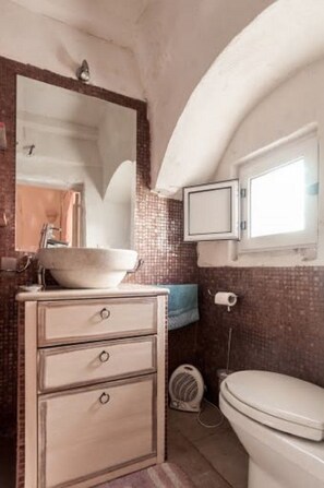 Apartment, 2 Bedrooms, Non Smoking | Bathroom