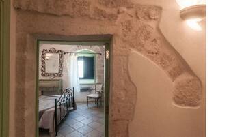 Apartment, 2 Bedrooms, Non Smoking | Individually decorated, individually furnished, desk, bed sheets