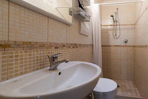 Bathroom sink - Biancanicchia (Ostuni)