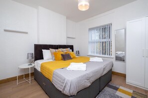 2 bedrooms, iron/ironing board, WiFi, bed sheets