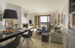 Penthouse, 3 Bedrooms | Living area - Penthouse First Line Golf - Marbella (Marbella)