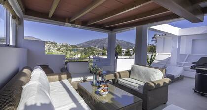Penthouse First Line Golf - Marbella
