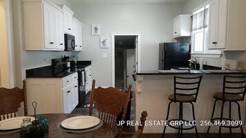 KylskÄp, mikrovÄgsugn, ugn och spishÀll