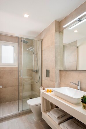 Apartment (2 Bedrooms) | Bathroom