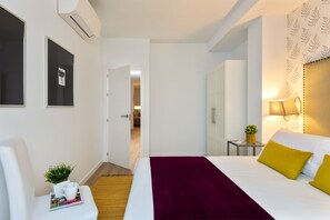 Departamento, 2 habitaciones | 2 habitaciones, muebles diferentes y espacio para trabajar con laptop 