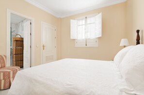 Appartement, 2 chambres | 2 chambres, chambres insonorisées, fer et planche à repasser
