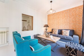 Apartment, 3 Bedrooms | Living room