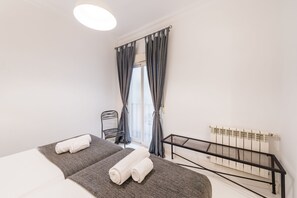 Apartment, 3 Bedrooms | 3 bedrooms, individually furnished, soundproofing, iron/ironing board