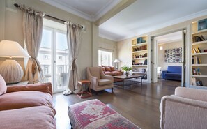 Apartment (2 Bedrooms) | Individually furnished, soundproofing, iron/ironing board, free WiFi