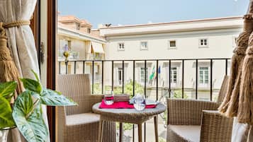 Apartment (2 Bedrooms) | Balkon
