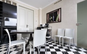 Apartment (2 Bedrooms) | Individually furnished, soundproofing, iron/ironing board, free WiFi