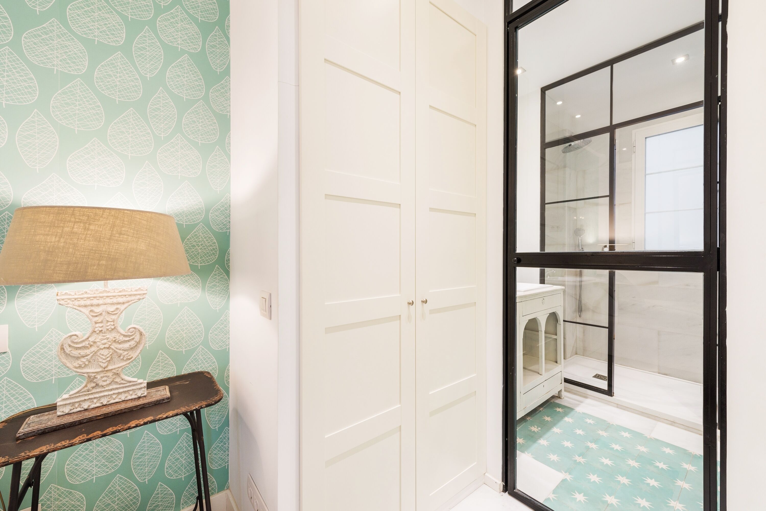 Apartment, 2 Bedrooms | 2 bedrooms, soundproofing, iron/ironing board, free WiFi