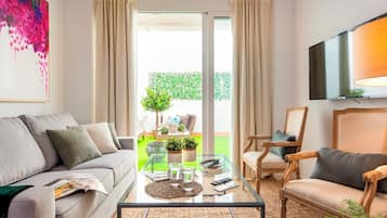 Apartment (2 Bedrooms) | Living area