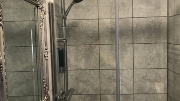 Comfort-Doppelzimmer, mit Bad | Badezimmer