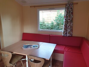 Nhà di động dành cho gia đình | Phòng tắm | Buồng tắm vòi sen, giấy vệ sinh 