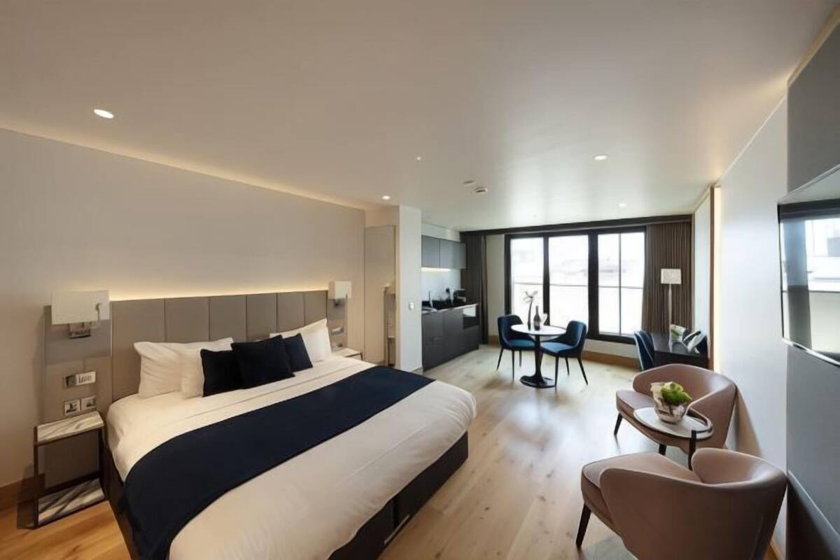 Hypo-allergenic bedding available, in-room safe, desk, laptop workspace