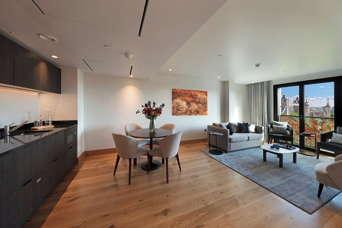 Huoneisto | Oleskelualue | 24–tuumainen taulutelevisio, jossa digitaalikanavat