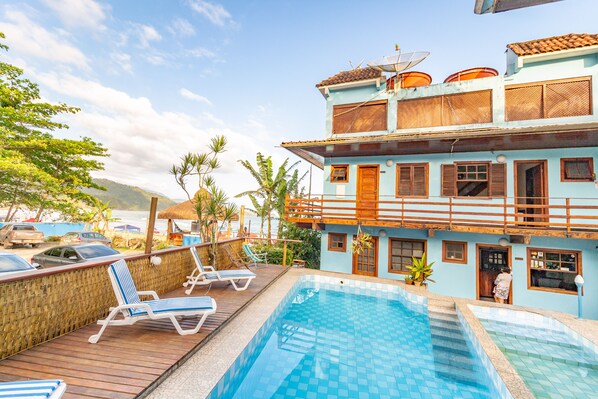 Outdoor pool, pool loungers