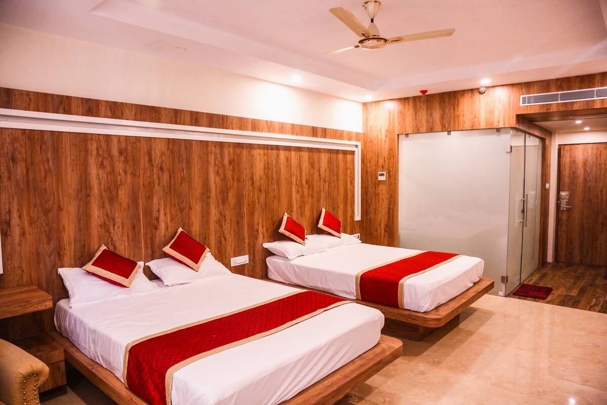 In-room safe, desk, laptop workspace, soundproofing