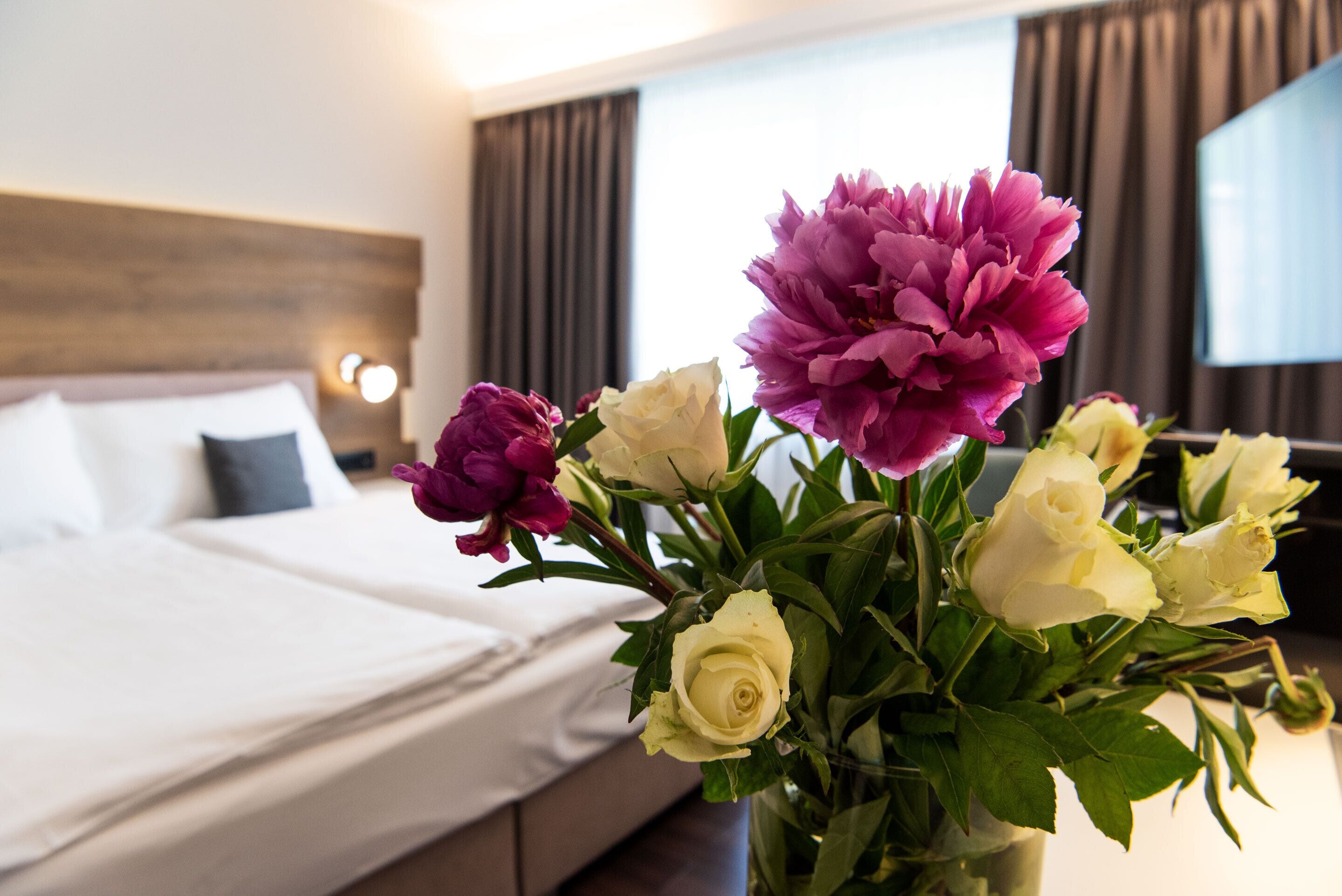 1 bedroom, in-room safe, individually decorated, desk