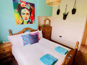 3 bedrooms, iron/ironing board, free WiFi, bed sheets